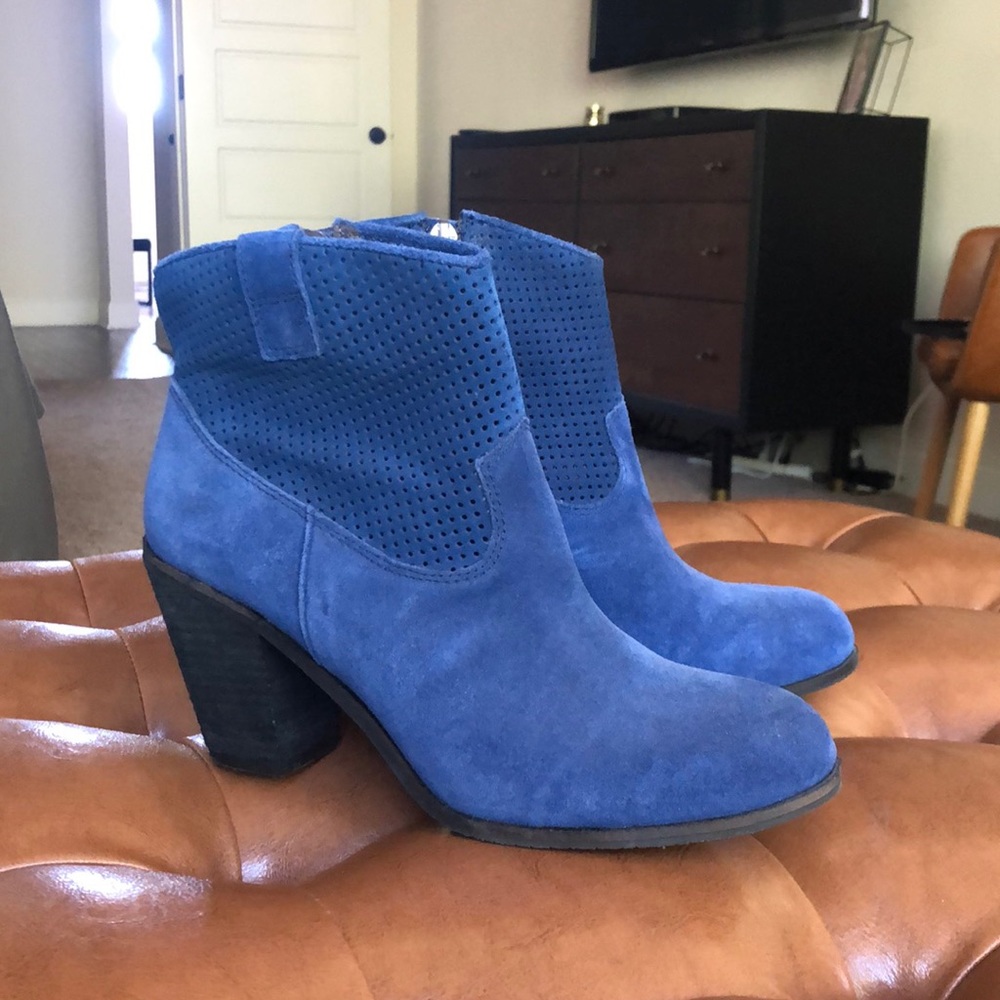 Women’s blue booties